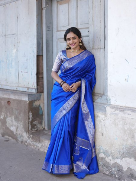 Pranchi By Aab Soft Lichi Silk Jacquard Border Saree
